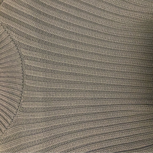 Beautiful Zara Cropped sweater - Picture 5 of 9